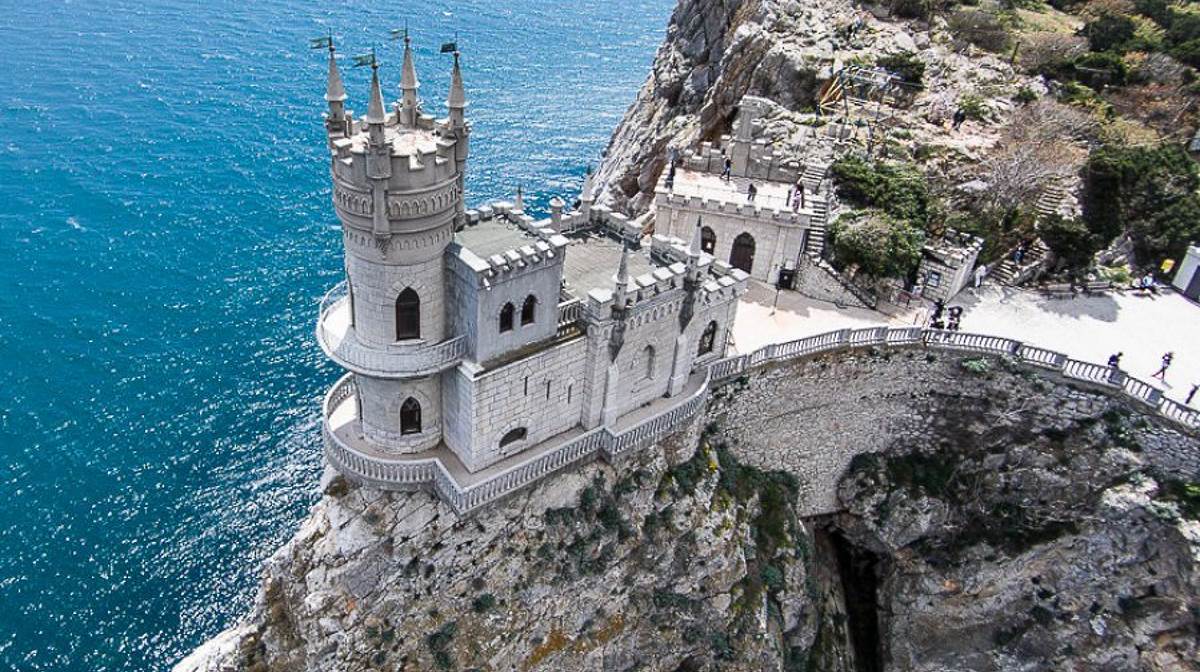 Замок Ласточкино гнездо в Крыму